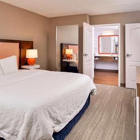 Hampton Inn Эмпория Экстерьер фото