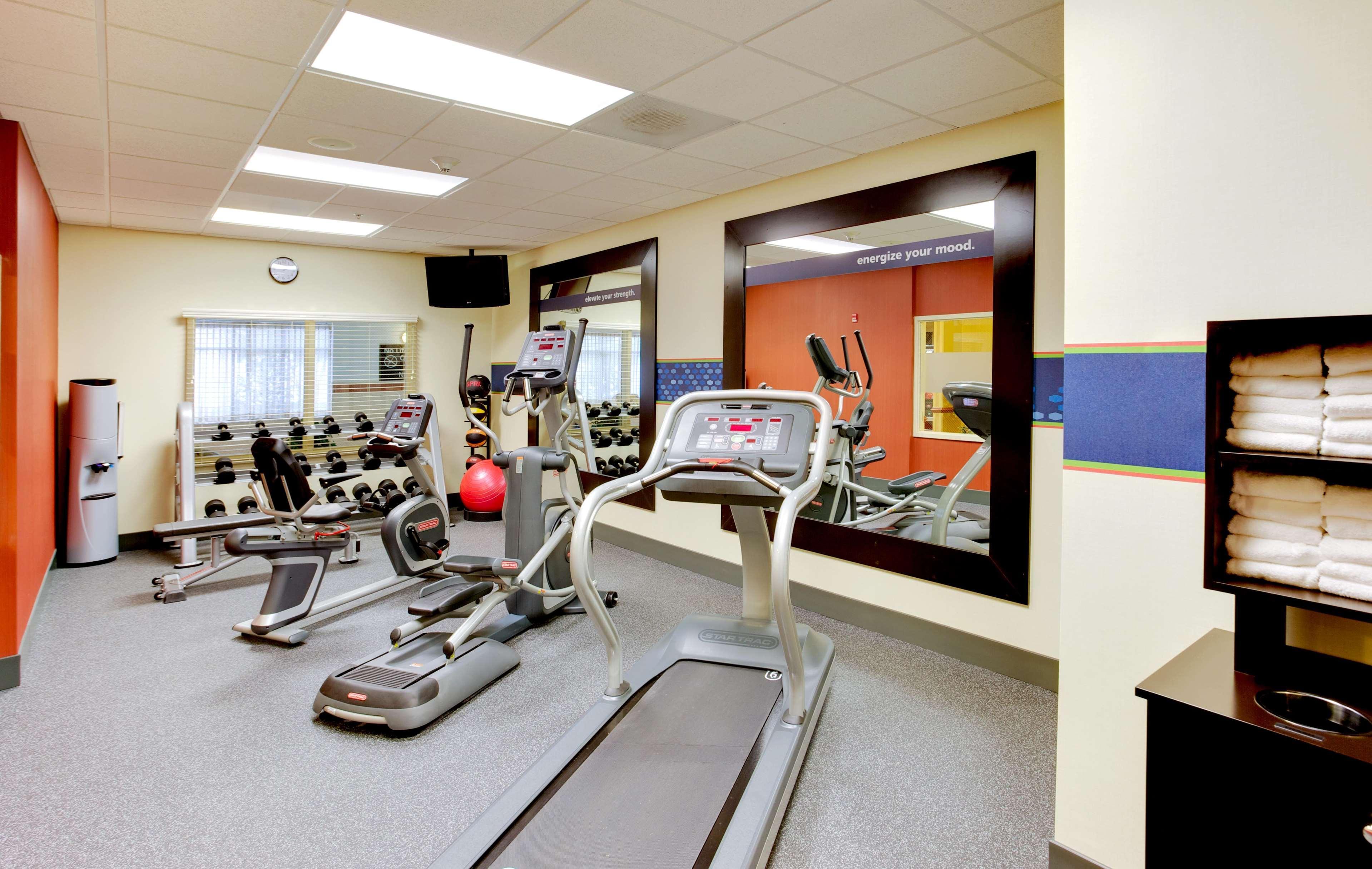 Hampton Inn Эмпория Экстерьер фото