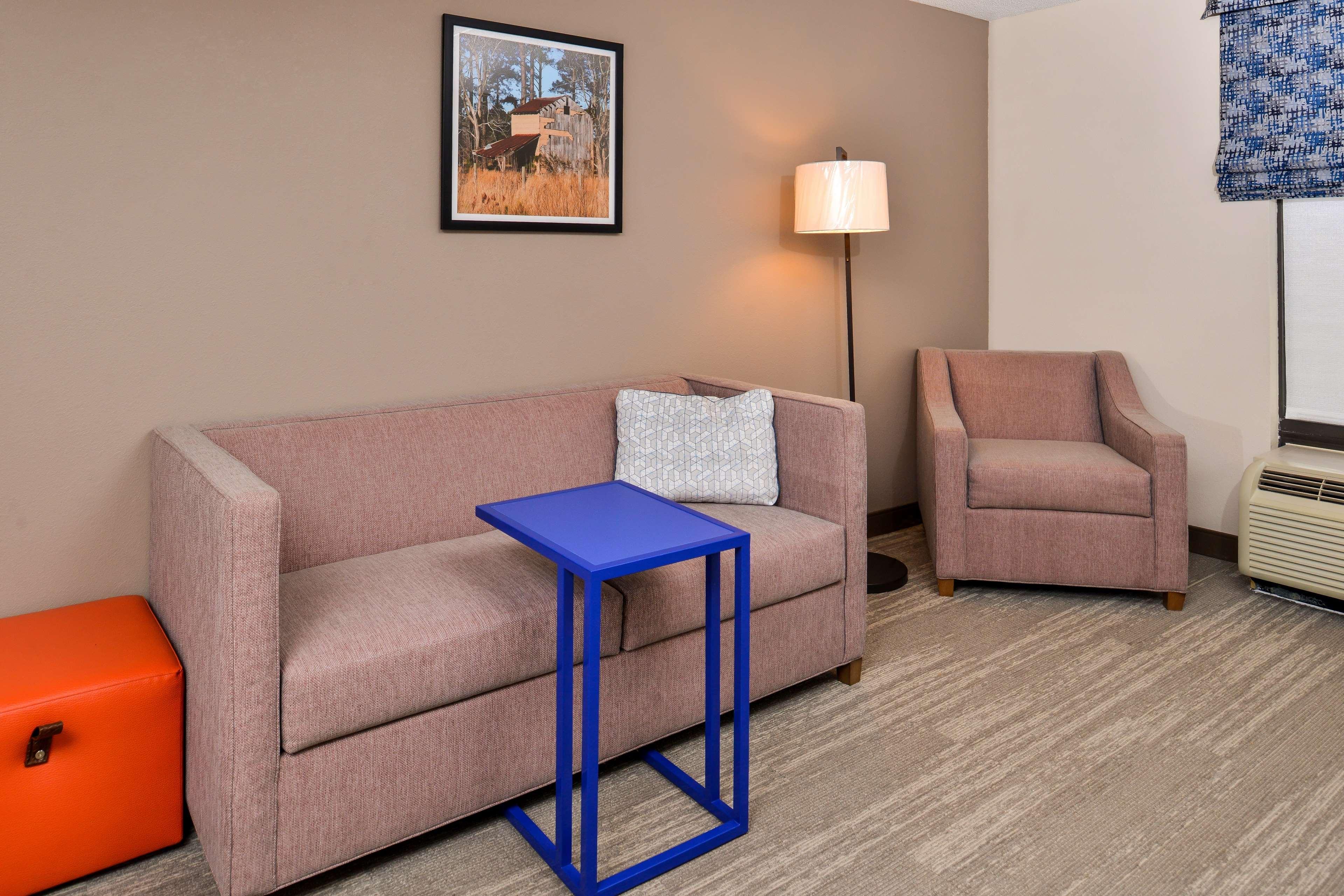 Hampton Inn Эмпория Экстерьер фото