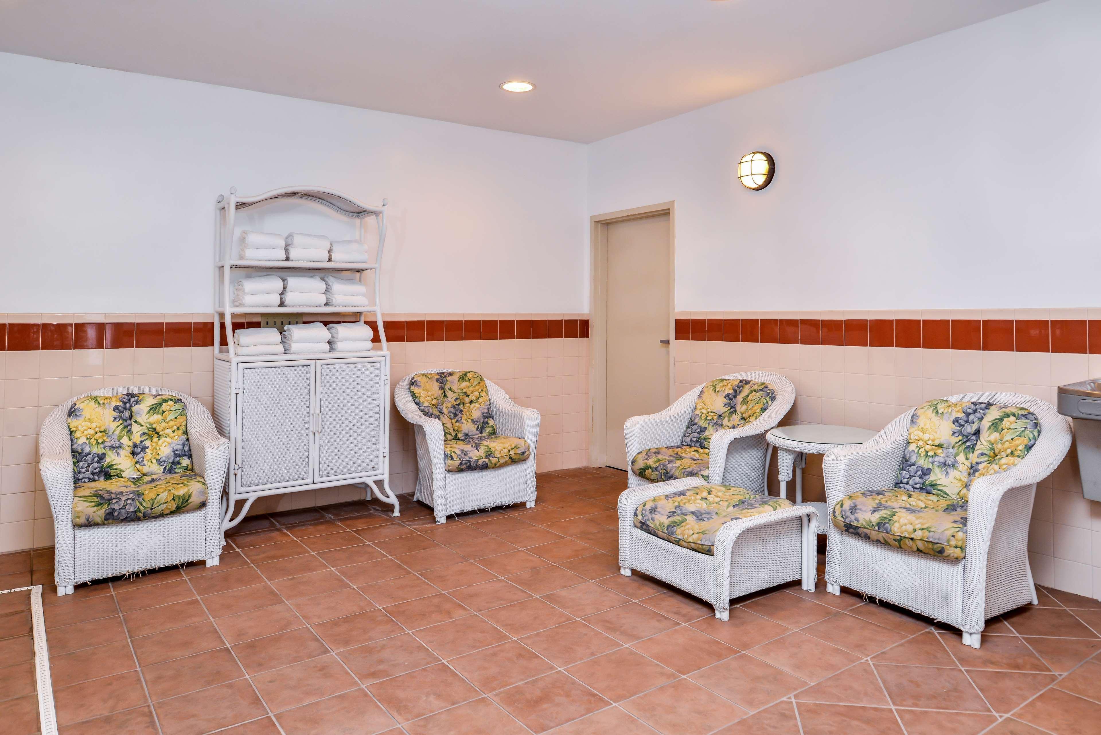 Hampton Inn Эмпория Экстерьер фото