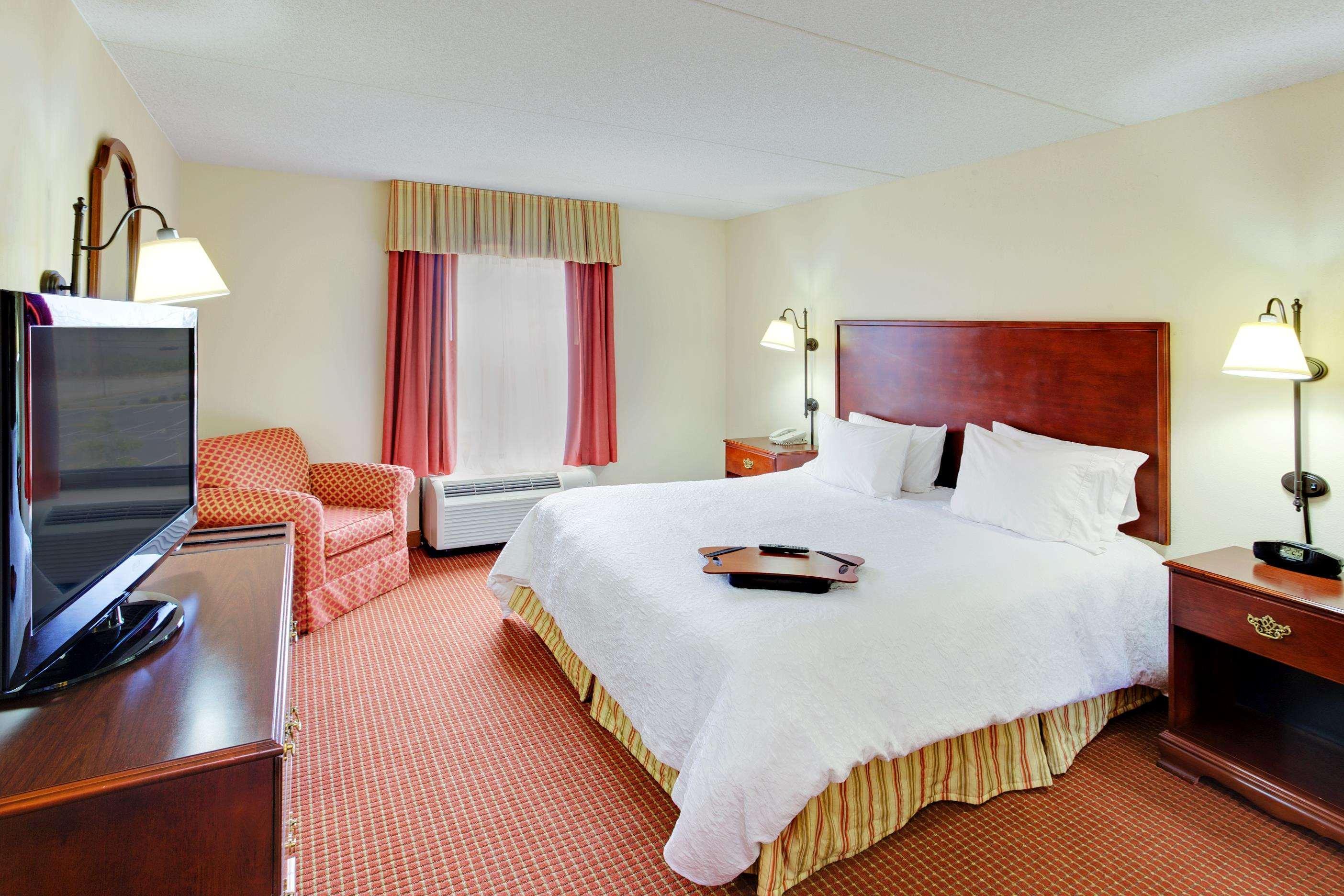 Hampton Inn Эмпория Экстерьер фото