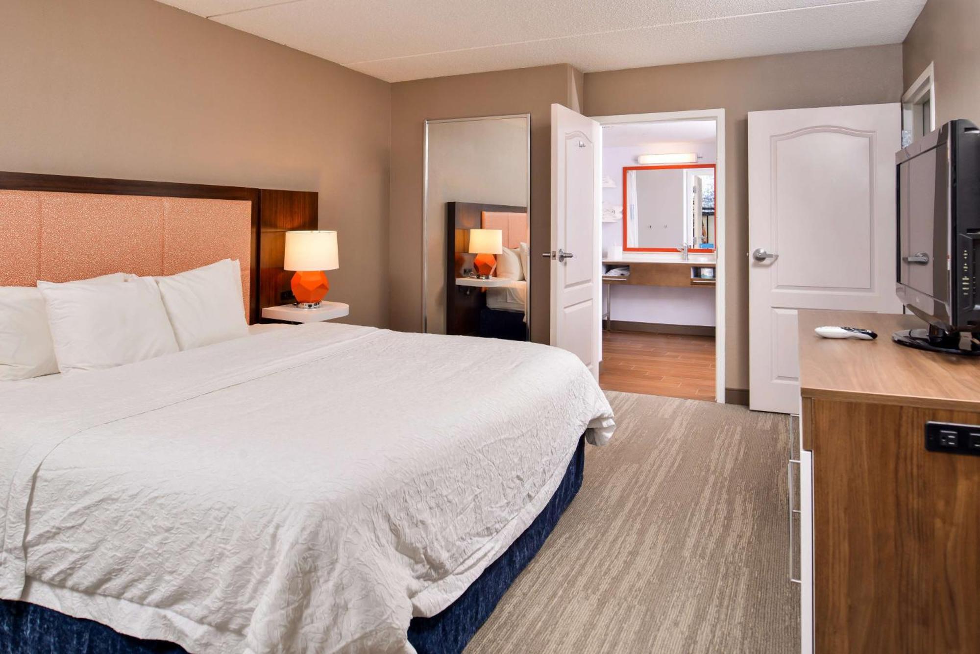 Hampton Inn Эмпория Экстерьер фото