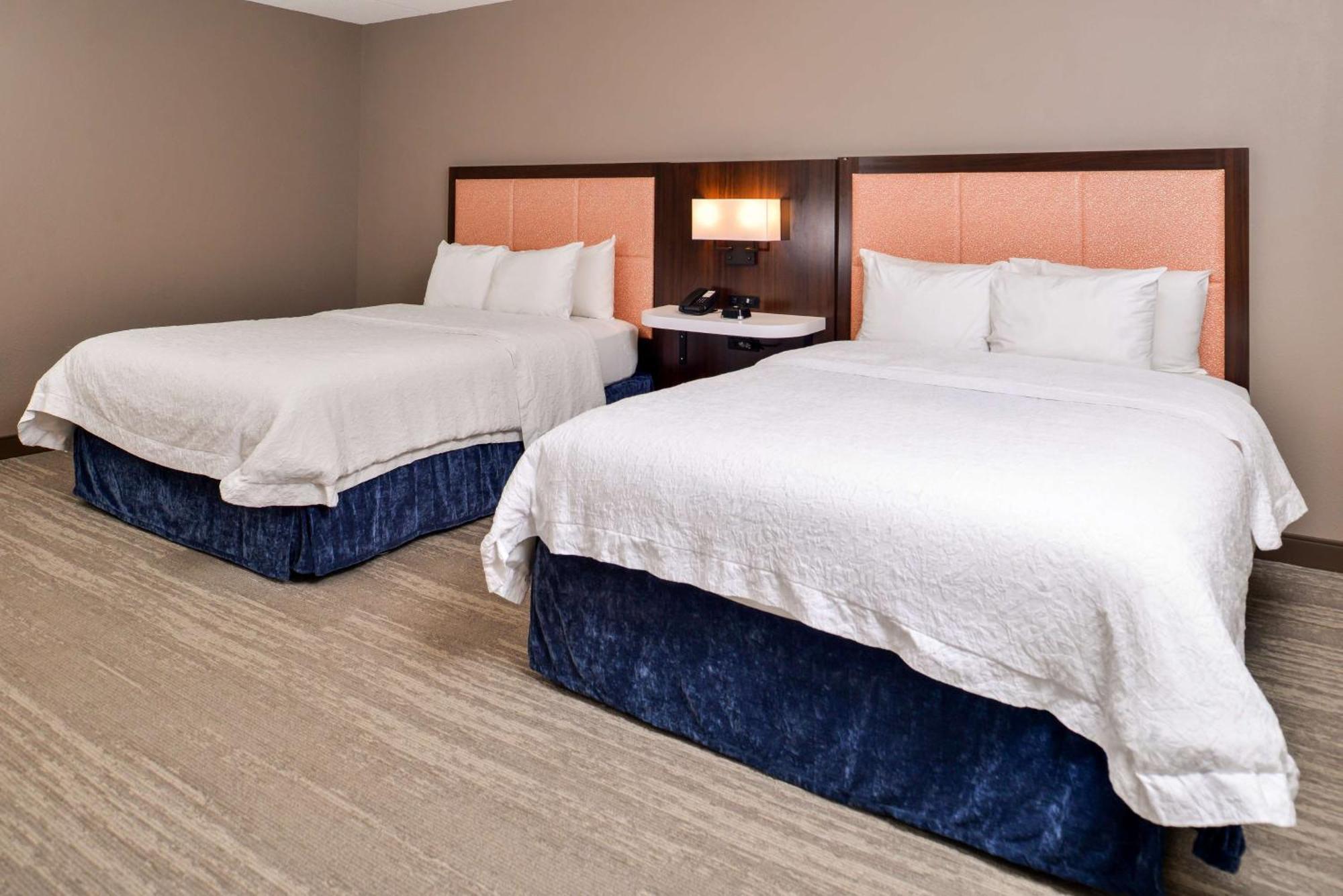 Hampton Inn Эмпория Экстерьер фото