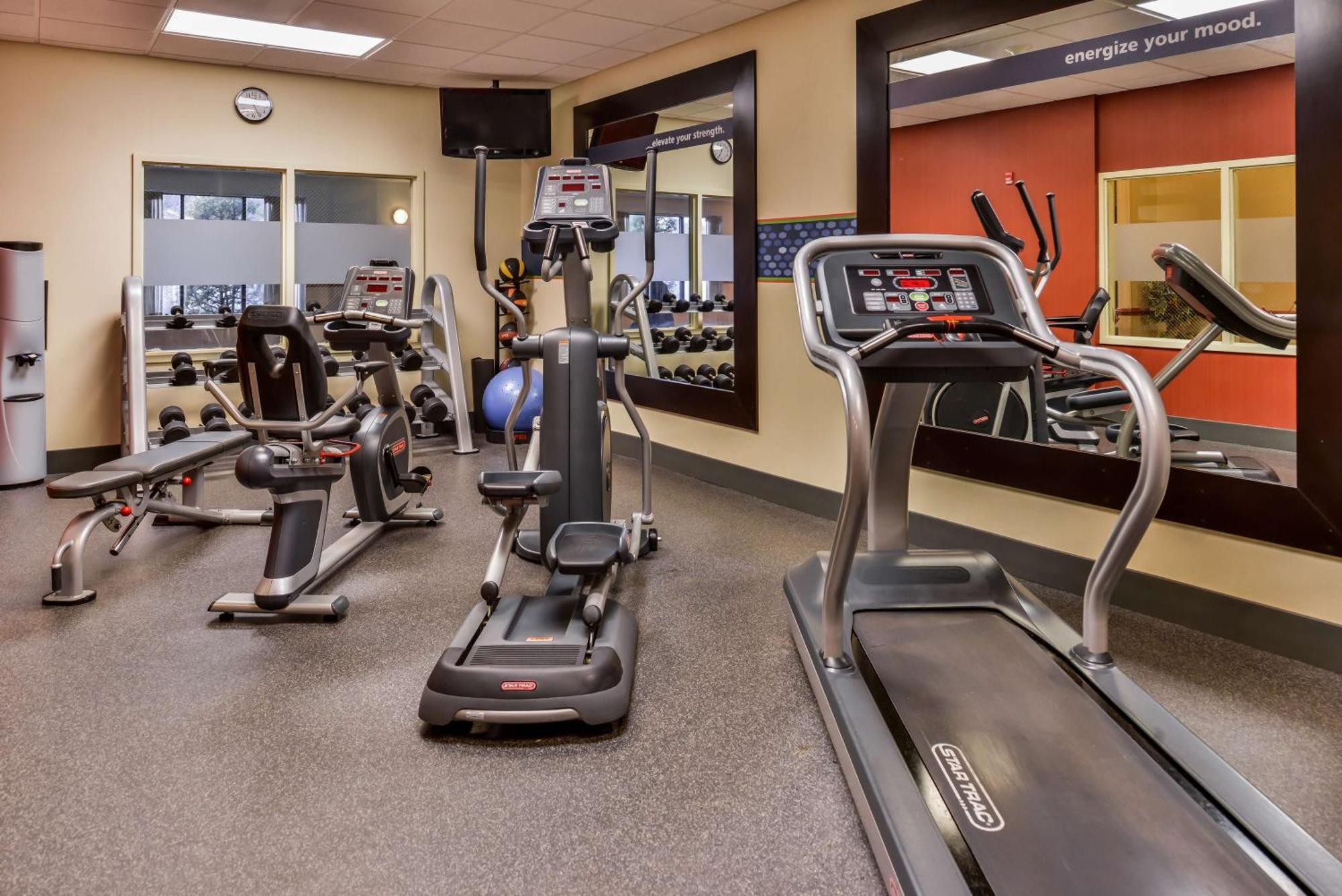 Hampton Inn Эмпория Экстерьер фото