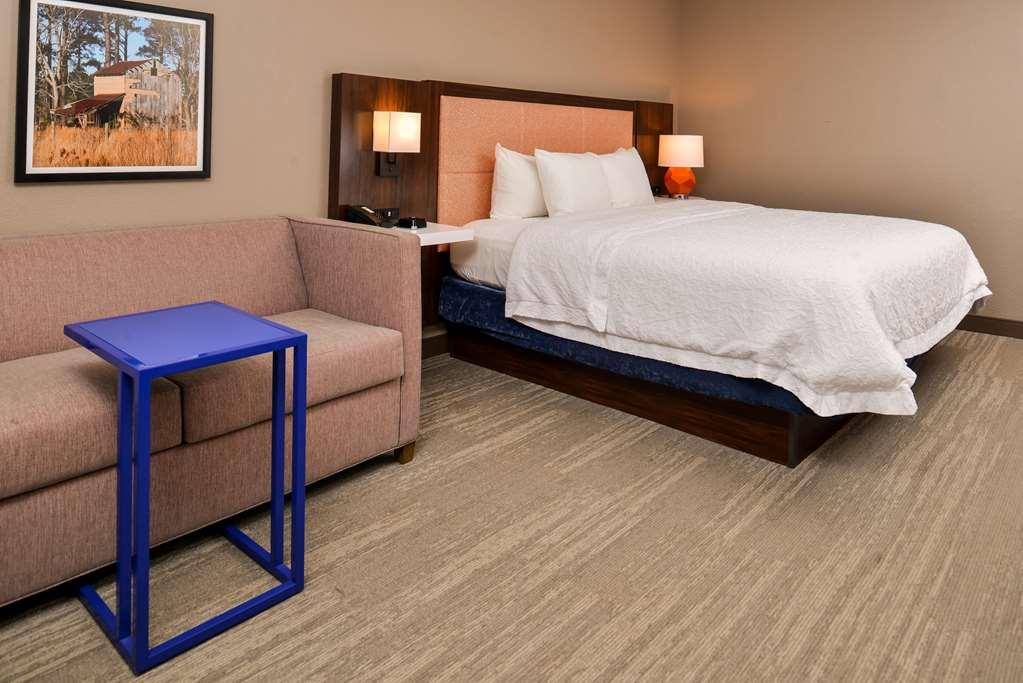 Hampton Inn Эмпория Номер фото